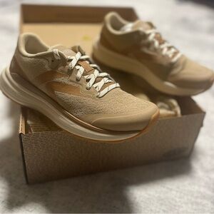 Brand New Keen Women’s Wk500 Hiking Shoes RETAIL$135